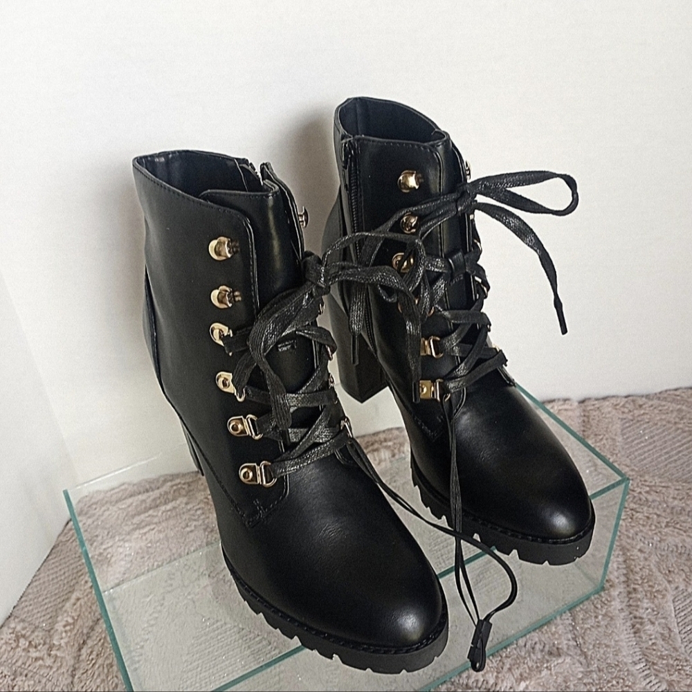 Express Shoes Laced-up Lug High Heel Black Boots   Women Size 8 - Picture 3 of 12